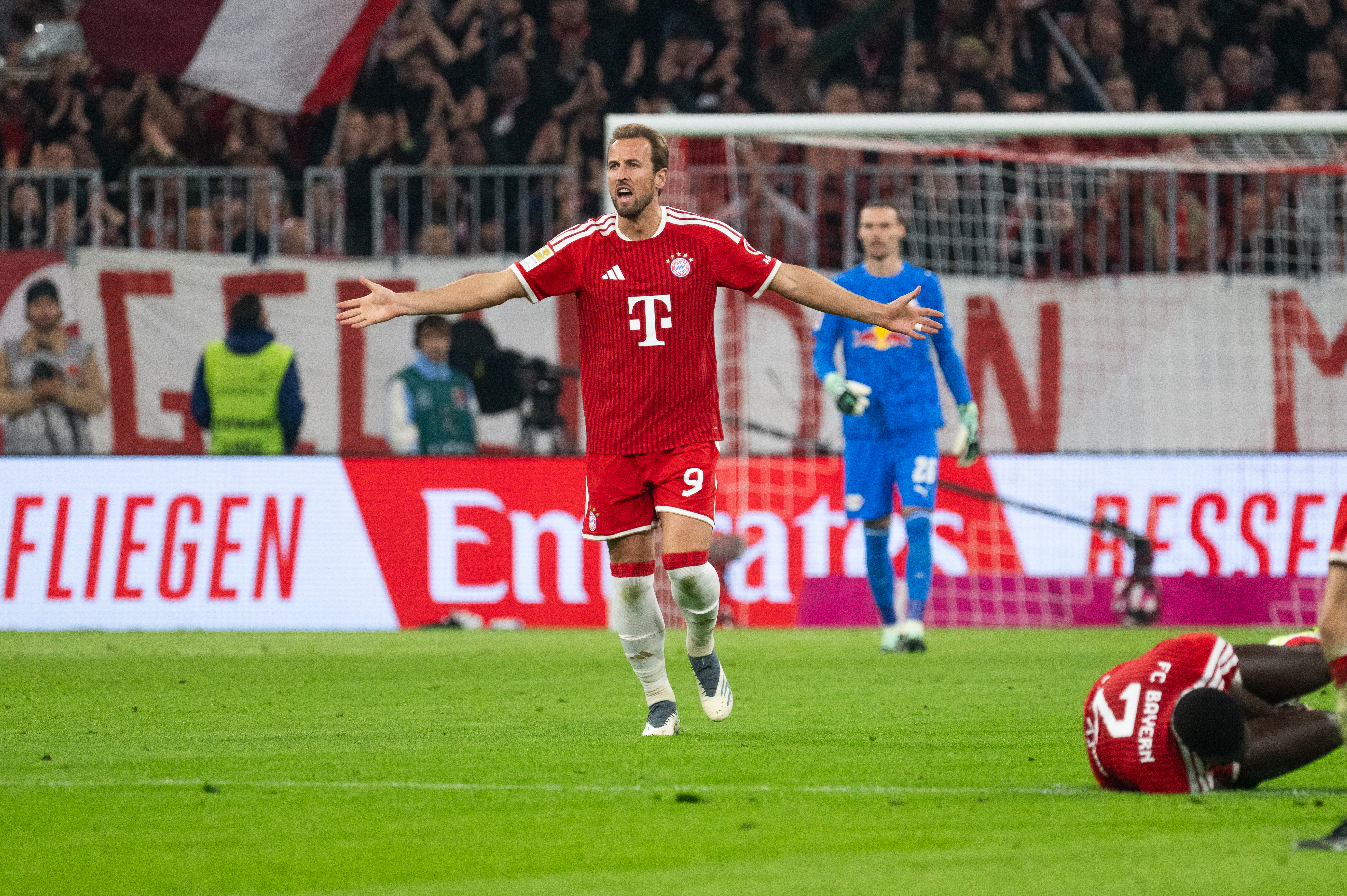 Harry Kane reacts as we make our best Bayern Munich vs. Arsenal prediction