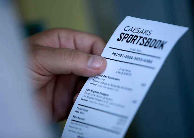 Caesars Sportsbook Adds Illinois Surcharge in Response to New Per-Wager Tax