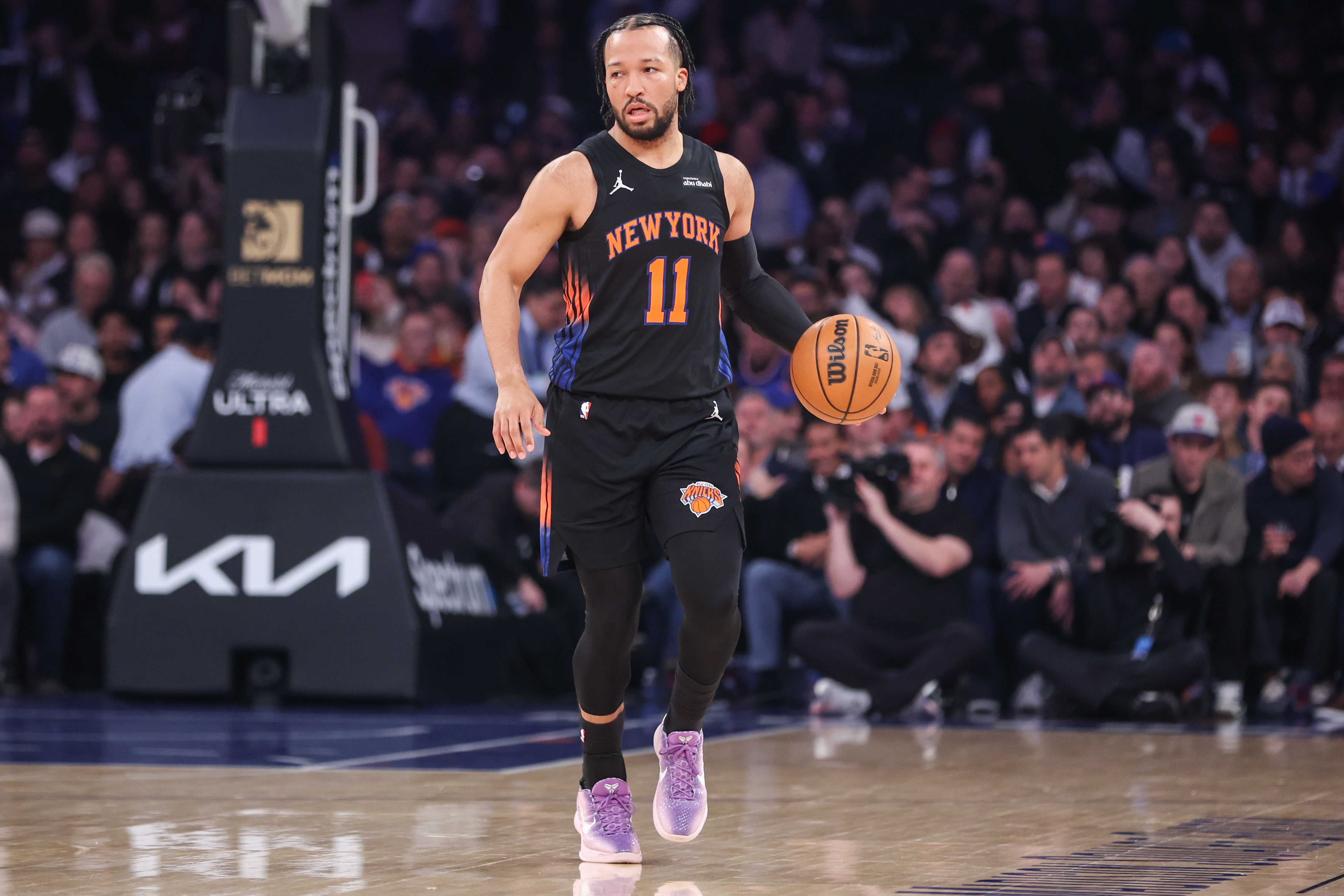 New York Knicks guard Jalen Brunson (11) brings the ball up as we break down our NBA Play of the Day.