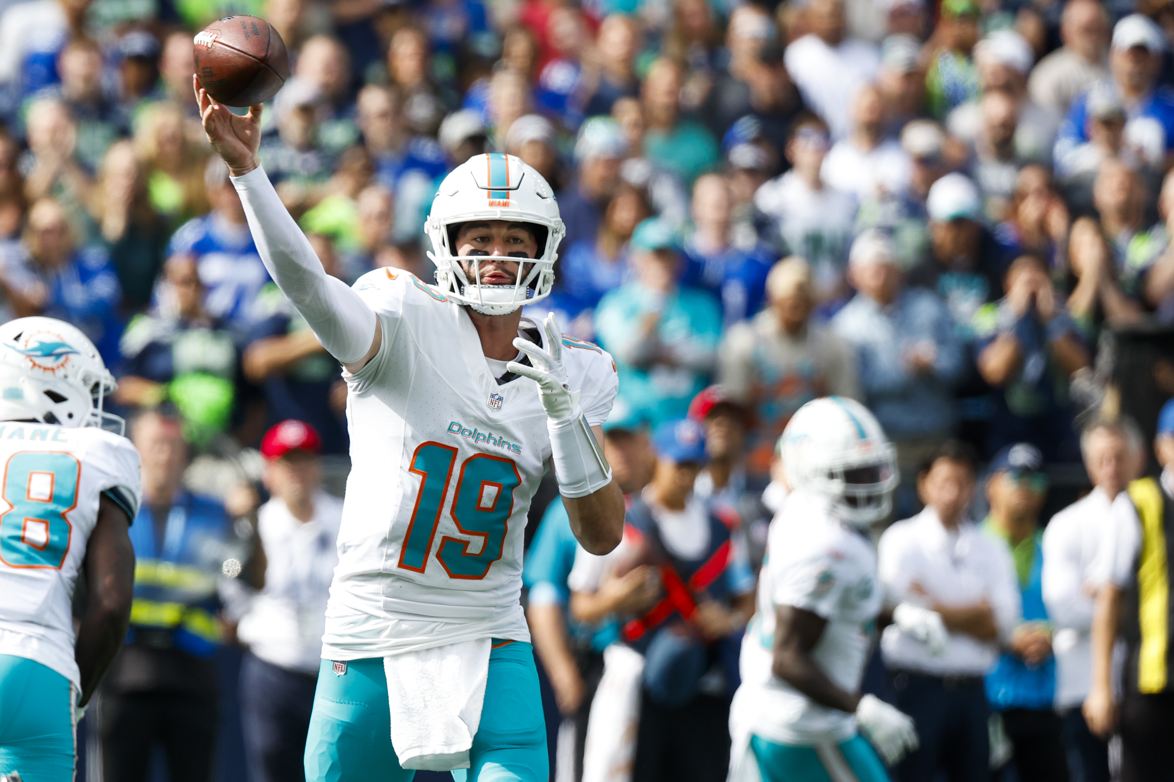 Titans vs. Dolphins Early Picks, Predictions & Odds for MNF Week 4