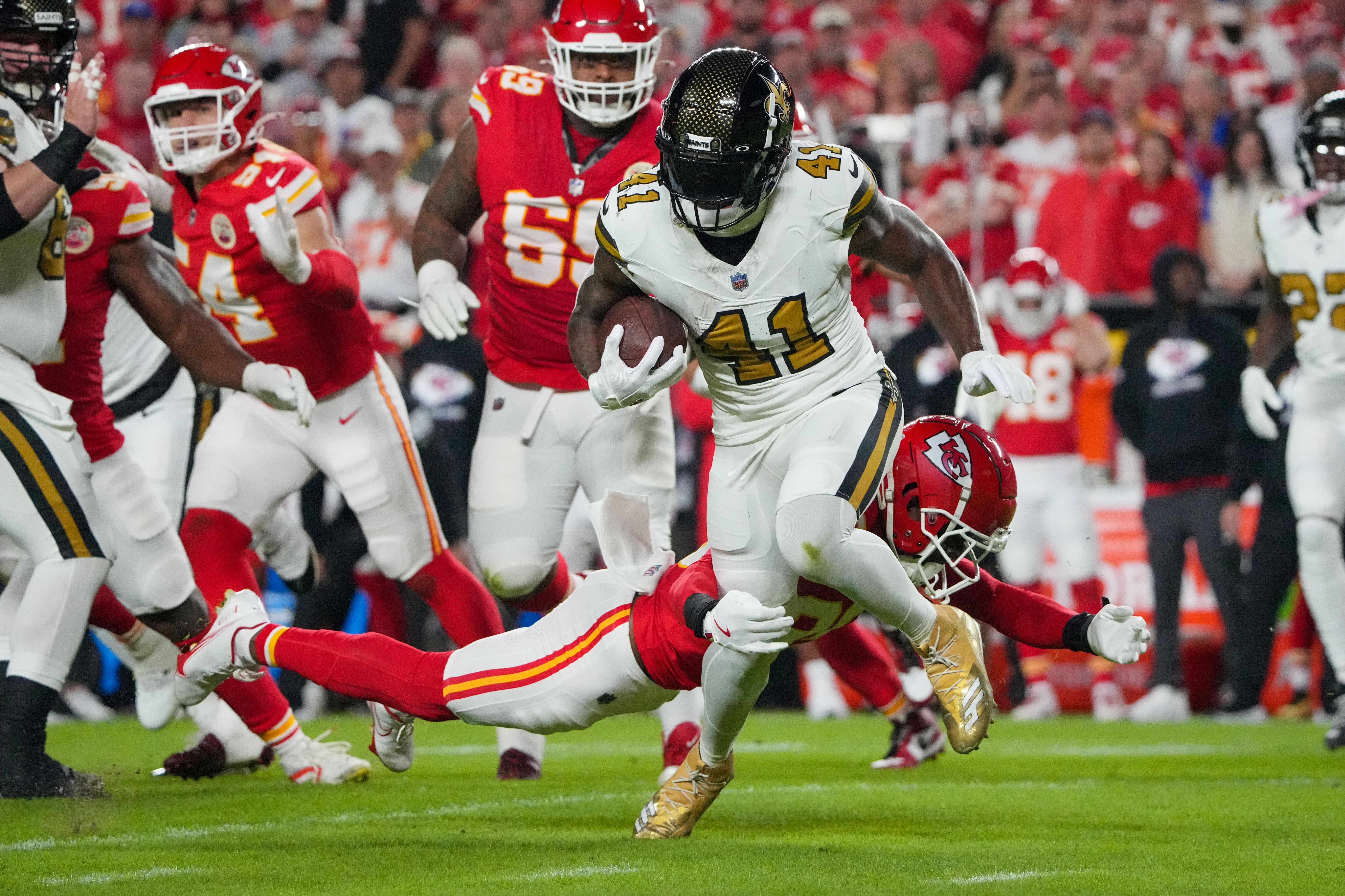 Alvin Kamara TNF Player Prop Bets: Touchdown Picks & Odds