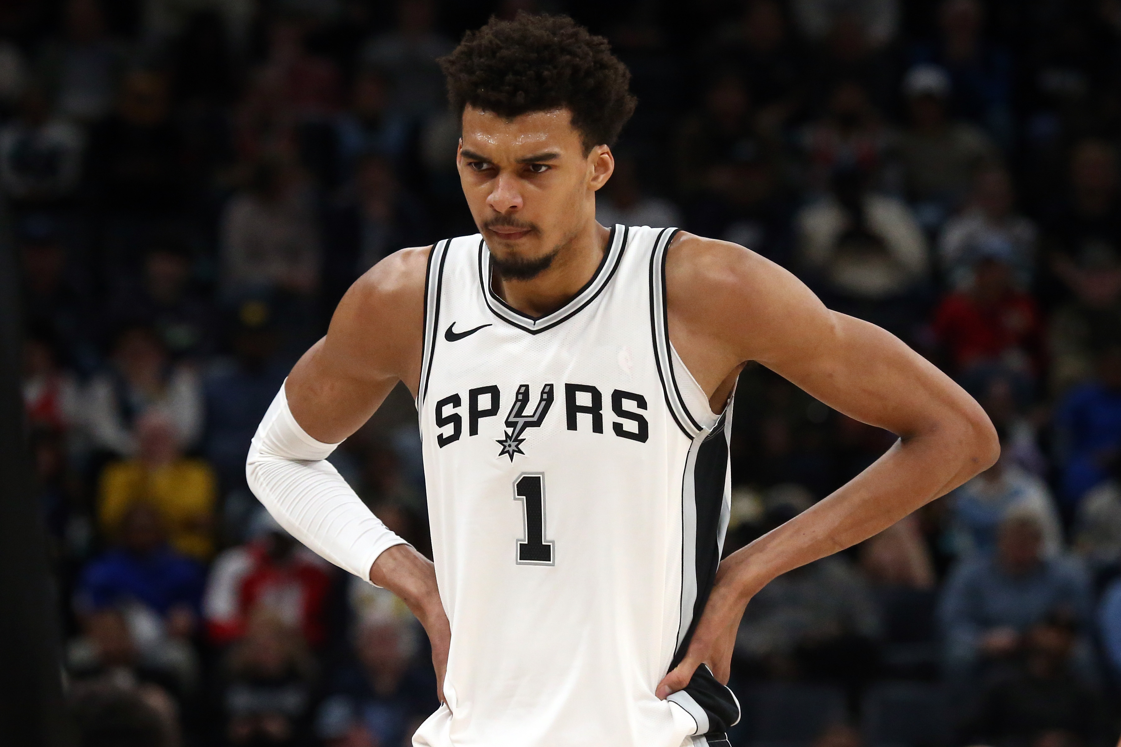 Spurs vs. Hawks Predictions, Player Props, Odds & Picks for Feb. 5