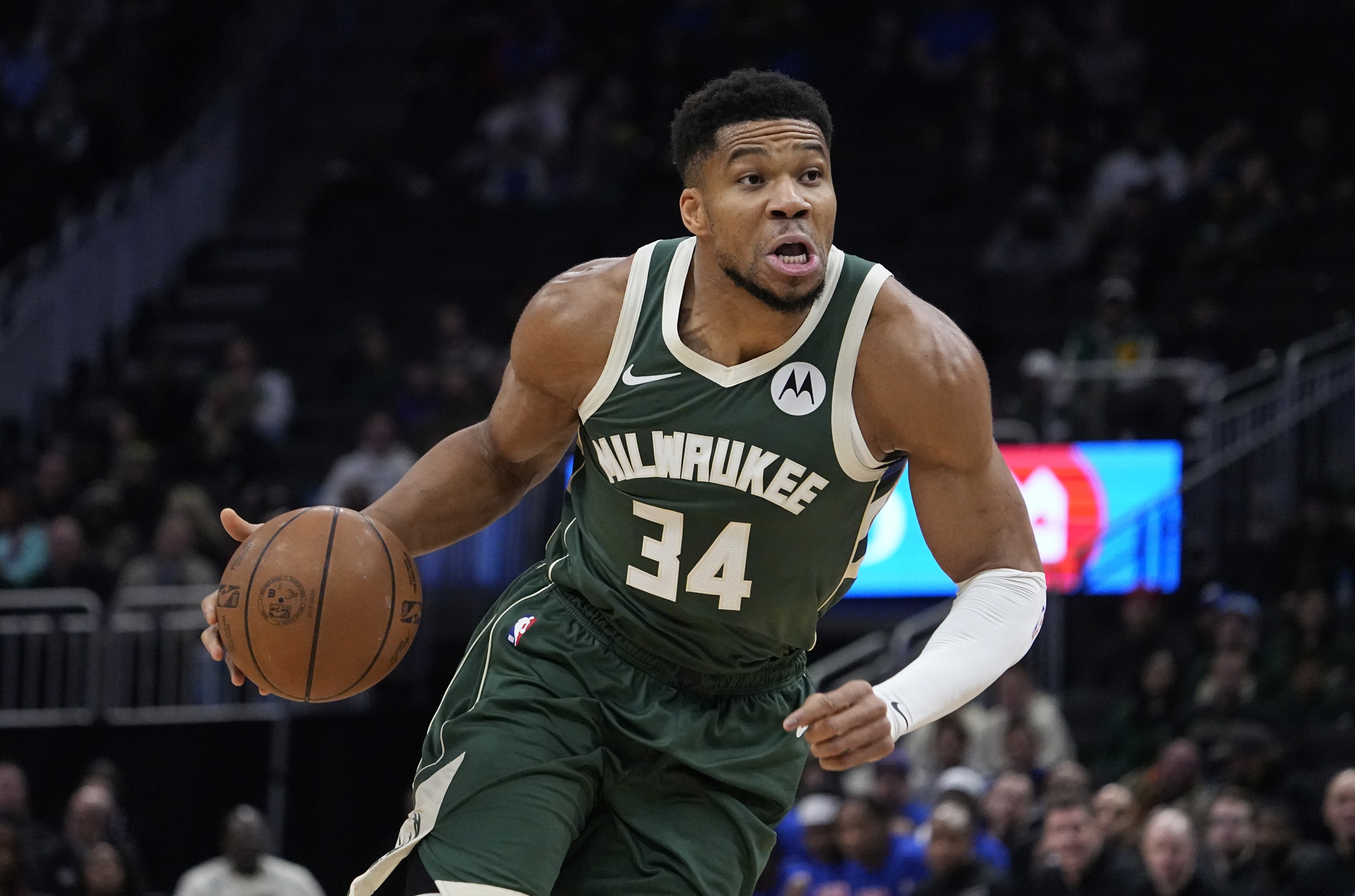 Giannis Antetokounmpo Next Team Odds: Knicks, Spurs Favorites to Land Greek Freak