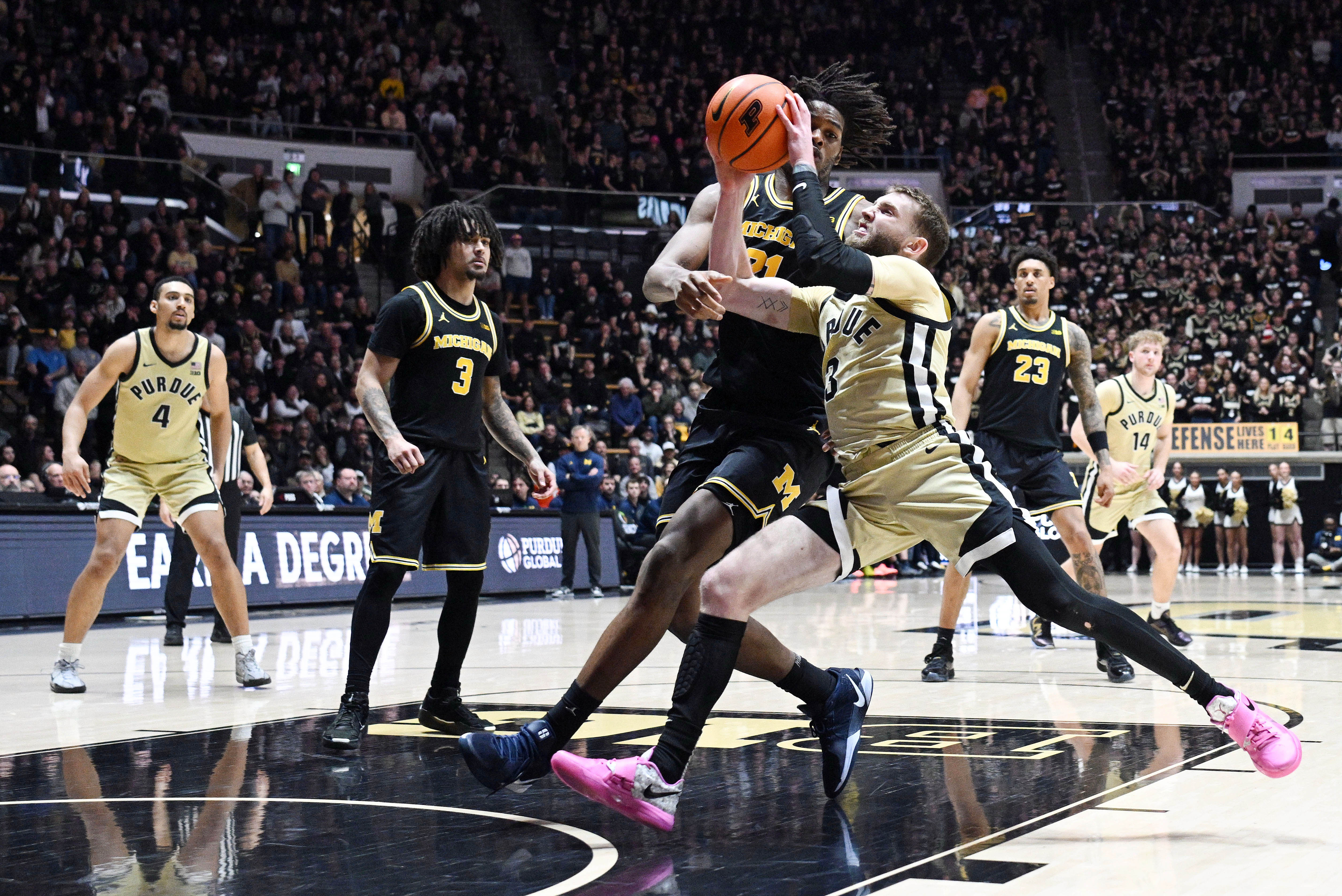 Purdue's Braden Smith squares off in the Big Ten Championship with Michigan tonight, one of 31 tournaments highlighted in our college basketball conference tournament guide. 