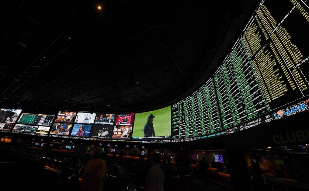 Super Bowl in Vegas - Scenes from the Sports Book - The Vegas Parlay