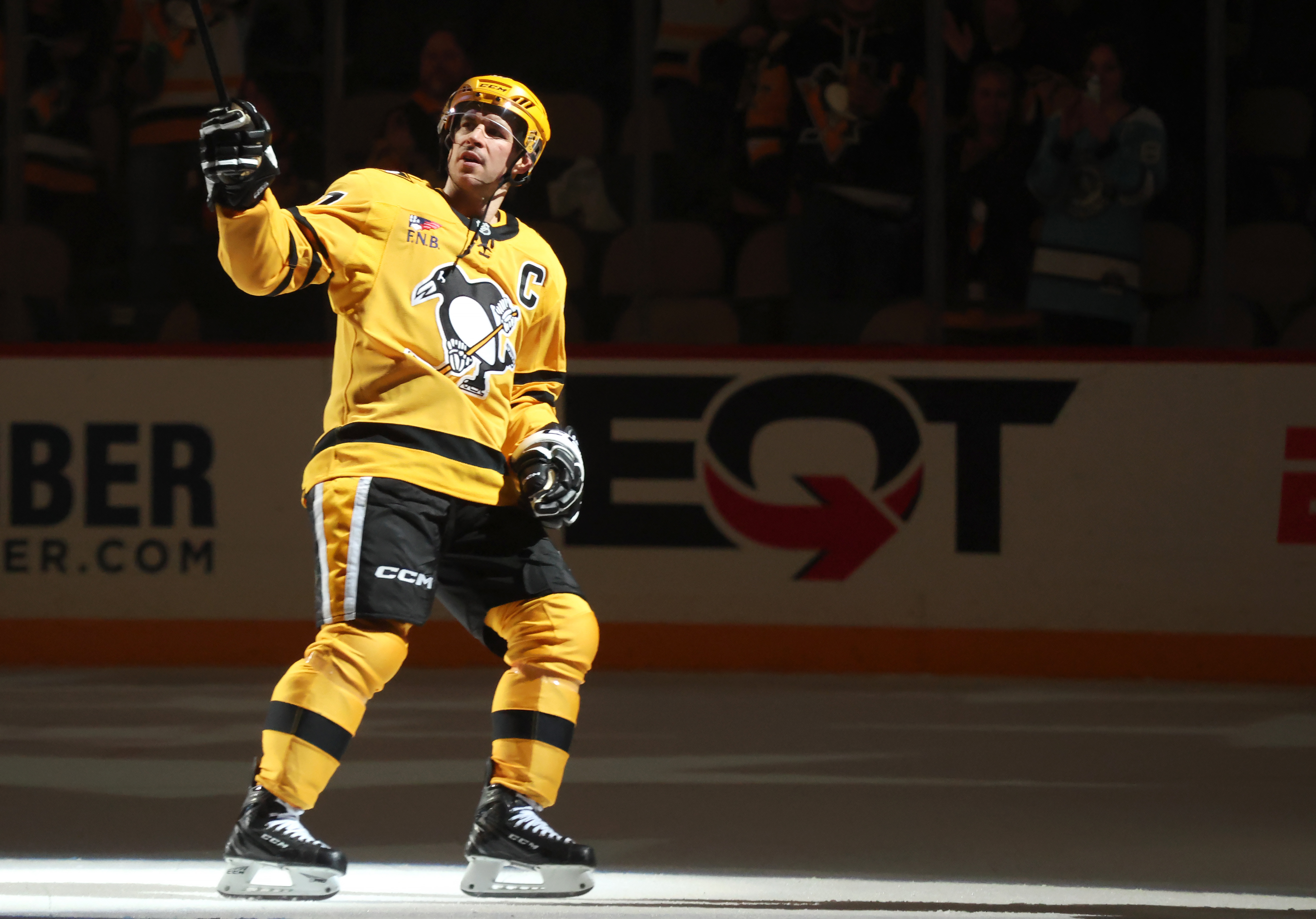 Pittsburgh Penguins center Sidney Crosby (87) is named first star of the game as we offer our NHL player props and best bets tonight.