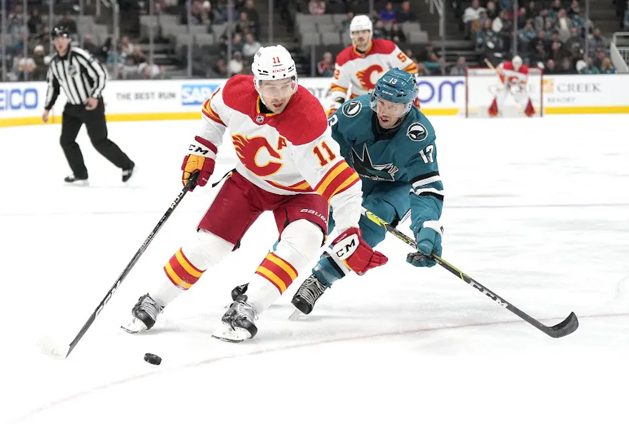 Mikael Backlund #11 of the Calgary Flames features in our NHL parlay picks for Thursday.
