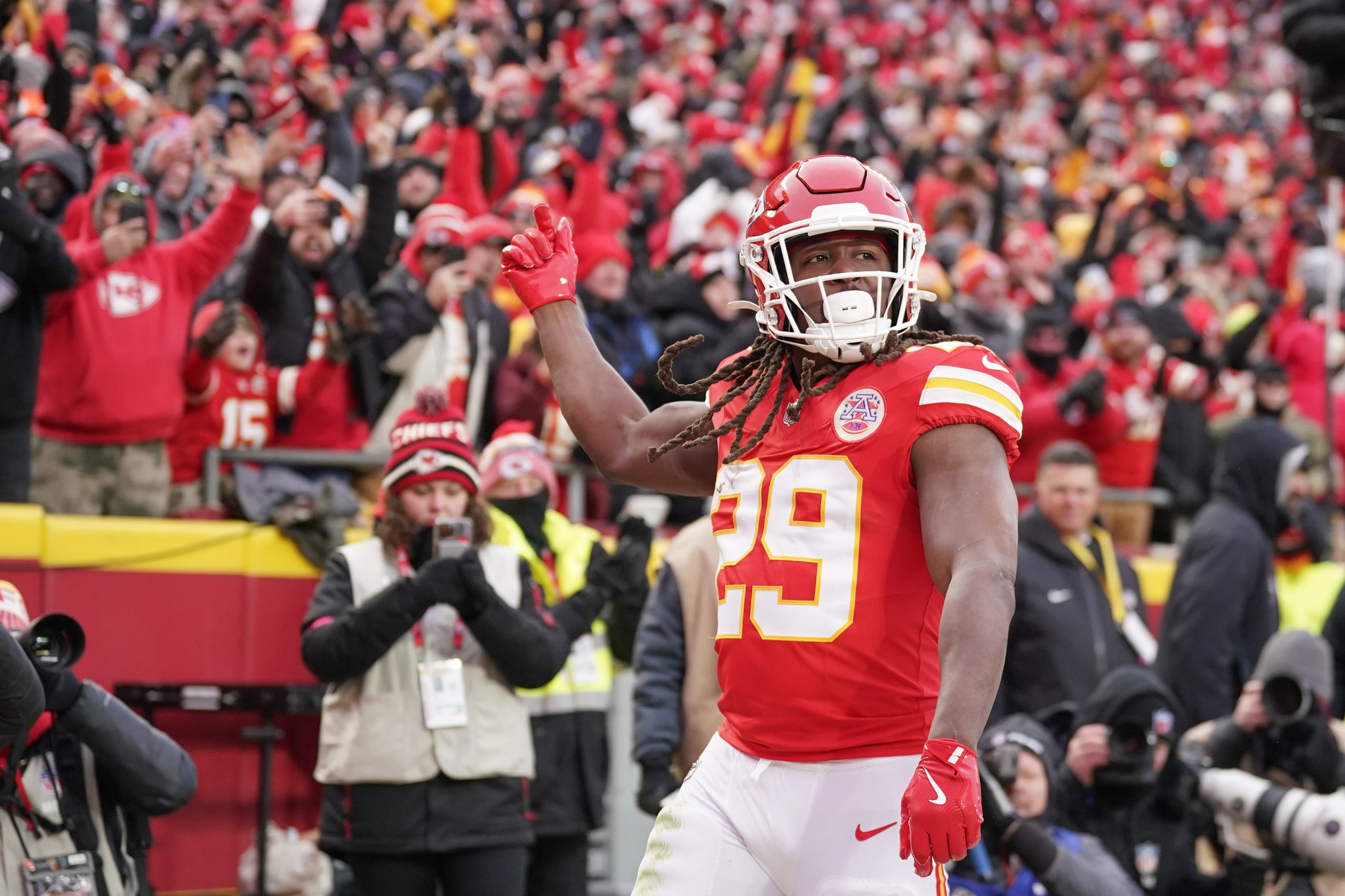 Chargers vs. Chiefs touchdown scorer predictions