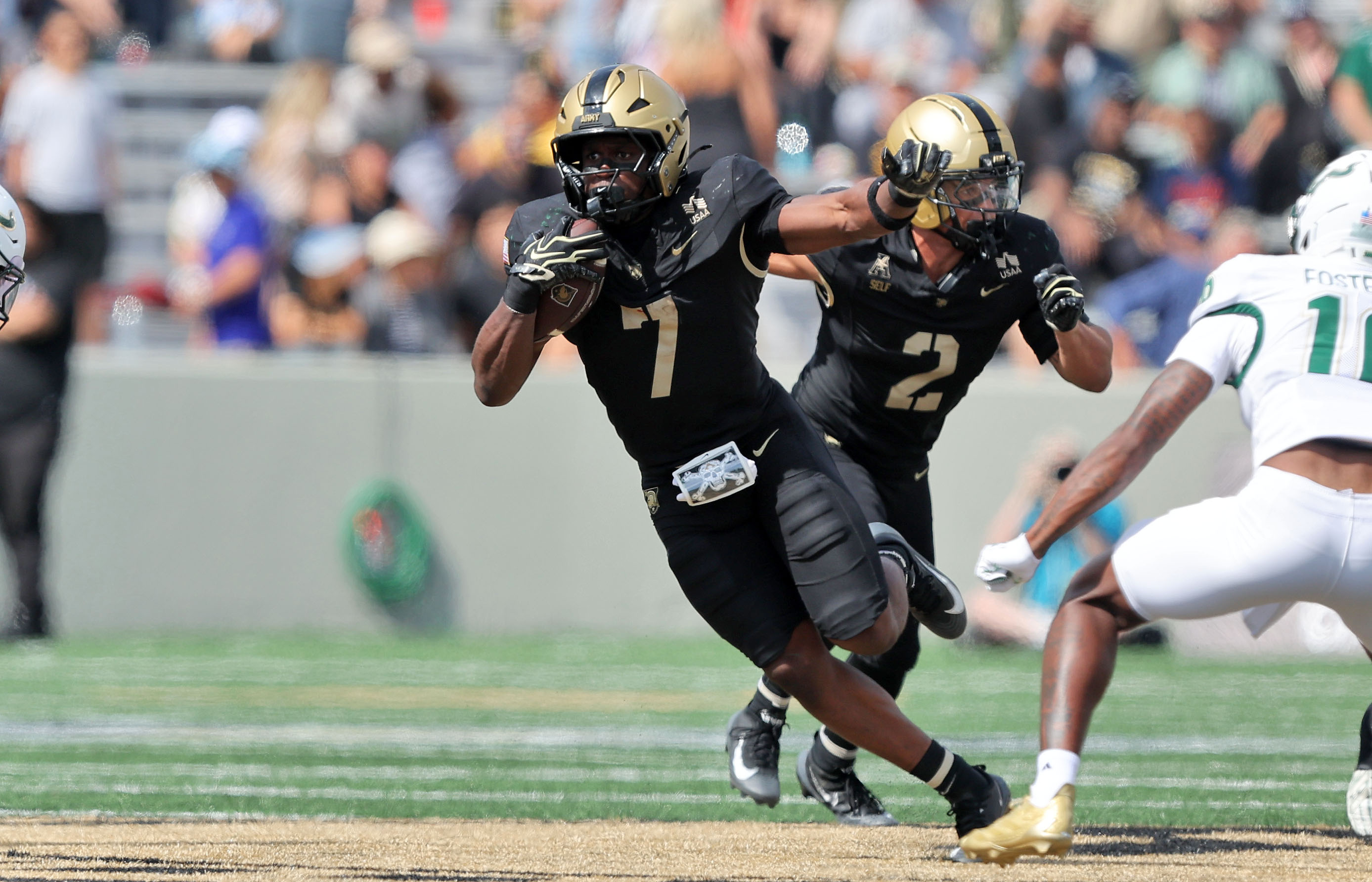 Army Black Knights running back Godspower Nwawuihe (7) runs the ball as he is featured in our Army vs. Temple prediction.