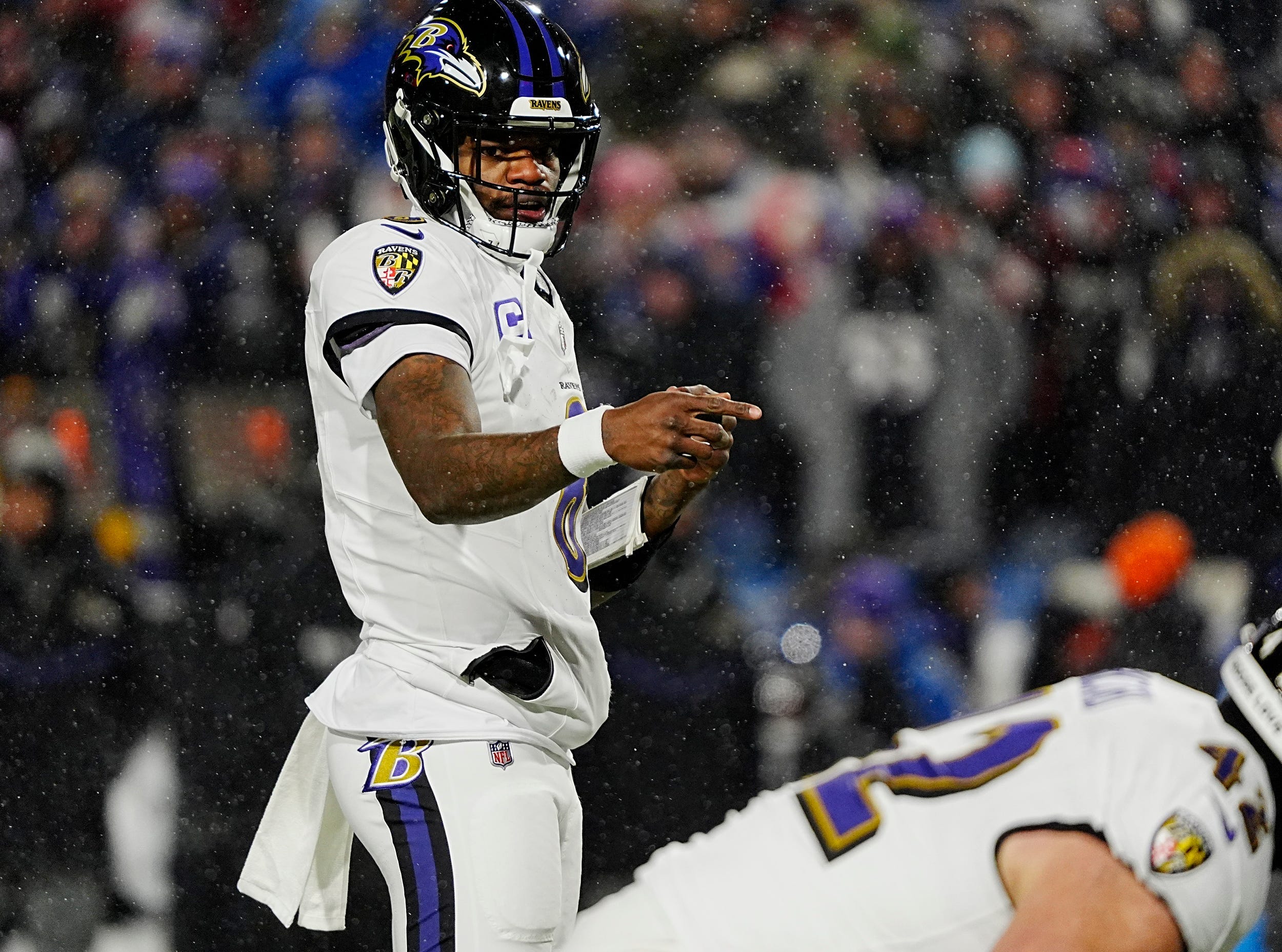 Way Too Early NFL Week 18 Odds & Betting Lines: Spreads and Totals for All 16 Games