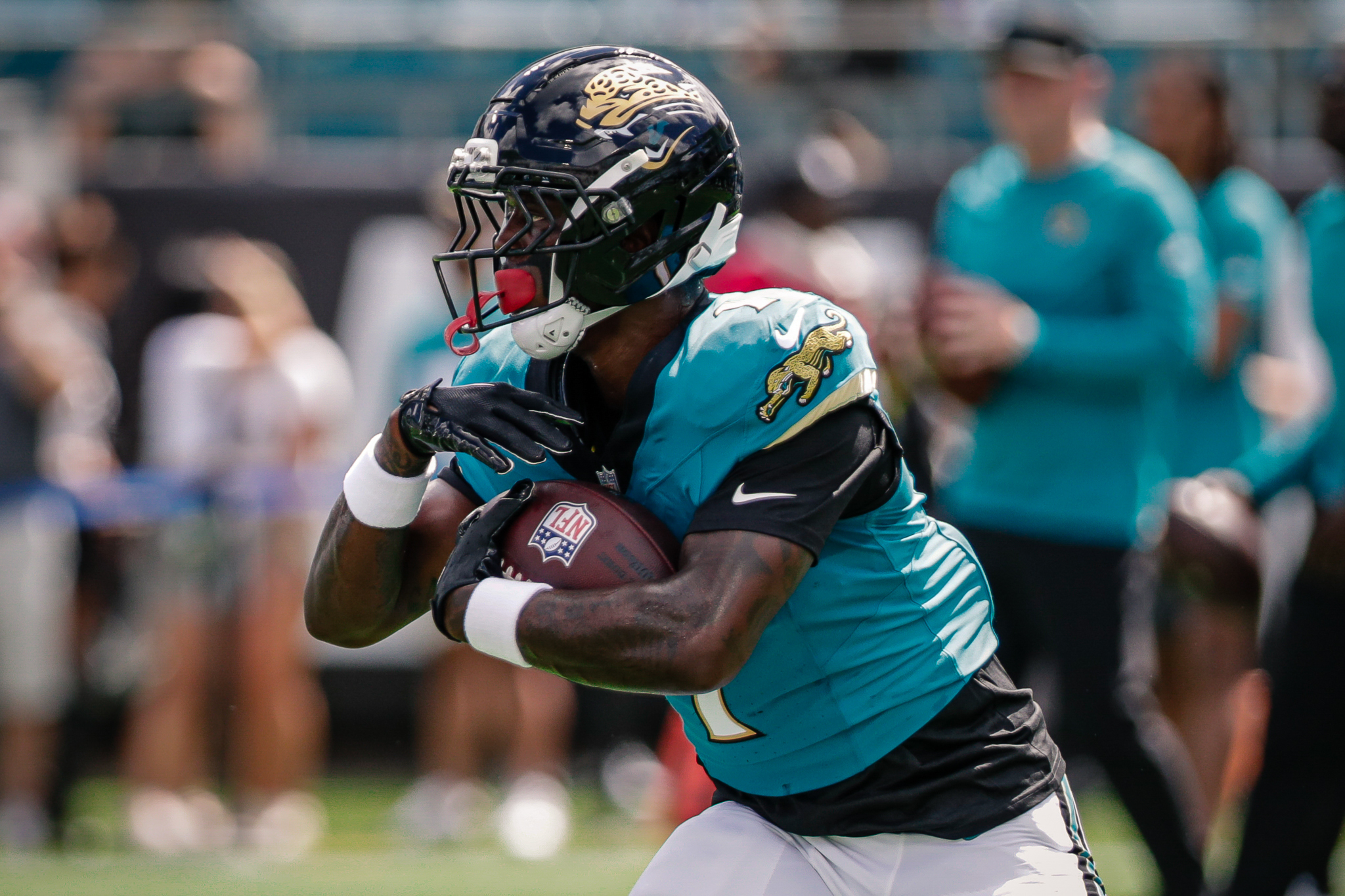 Chiefs vs. Jaguars Player Props: Today's Best Bets for Monday Night Football Week 5