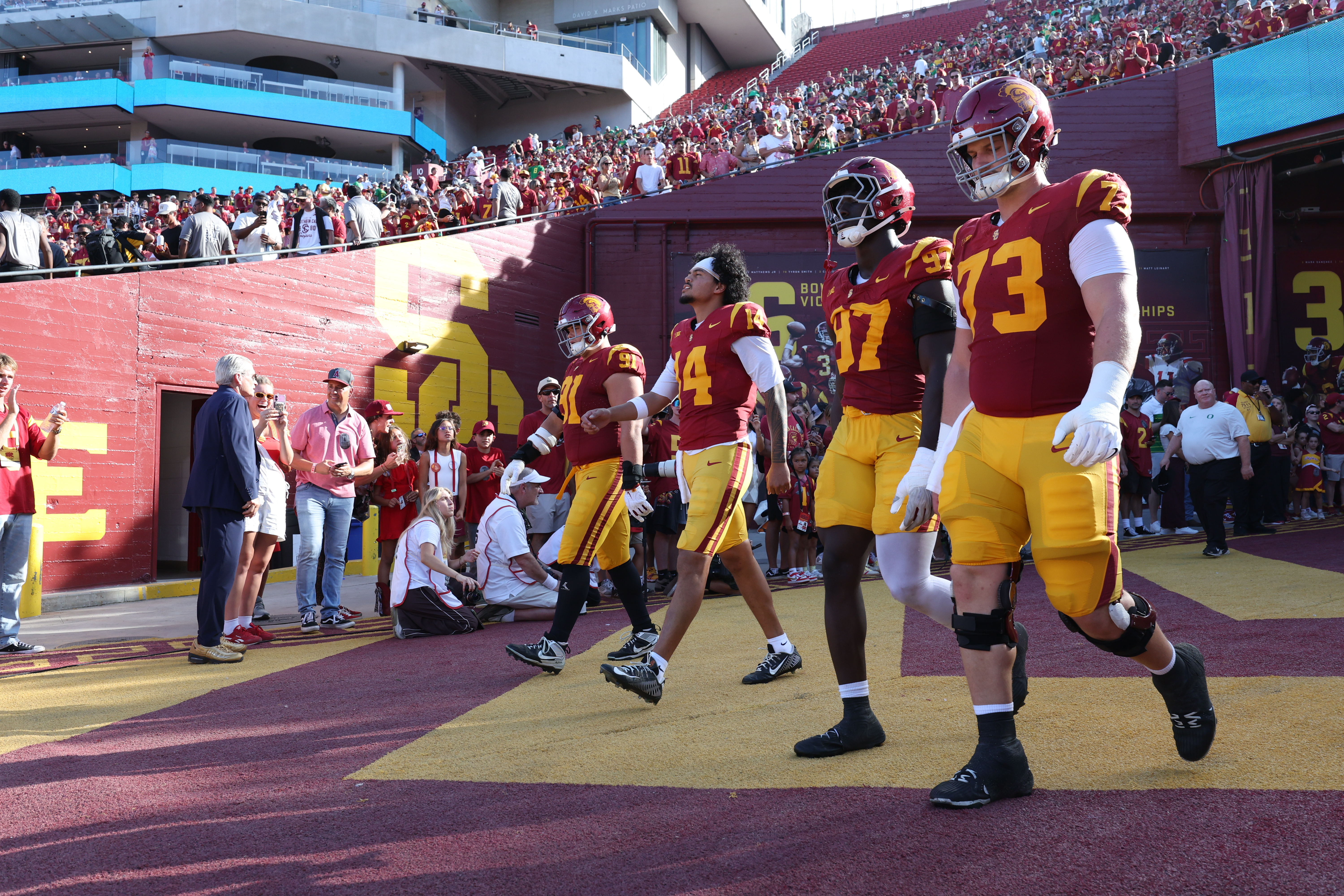 USC Trojans take the field as we make our best Washington vs. USC prediction