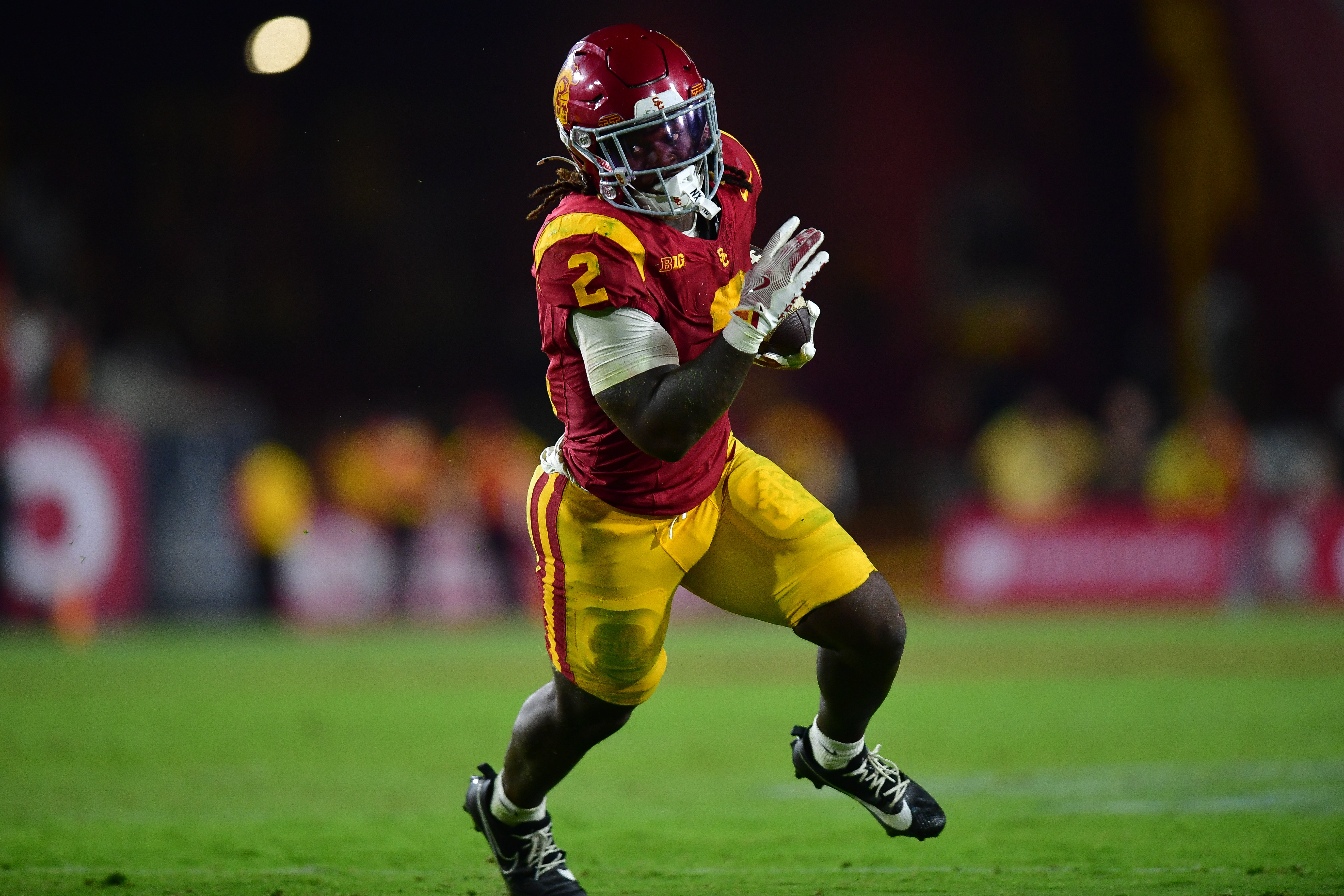 Southern California Trojans running back Waymond Jordan runs the ball as we make our best San Jose State vs. USC prediction. 