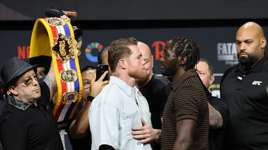 Canelo Alvarez vs. Terence Crawford Odds: Updated Betting Lines for Saturday's Bout