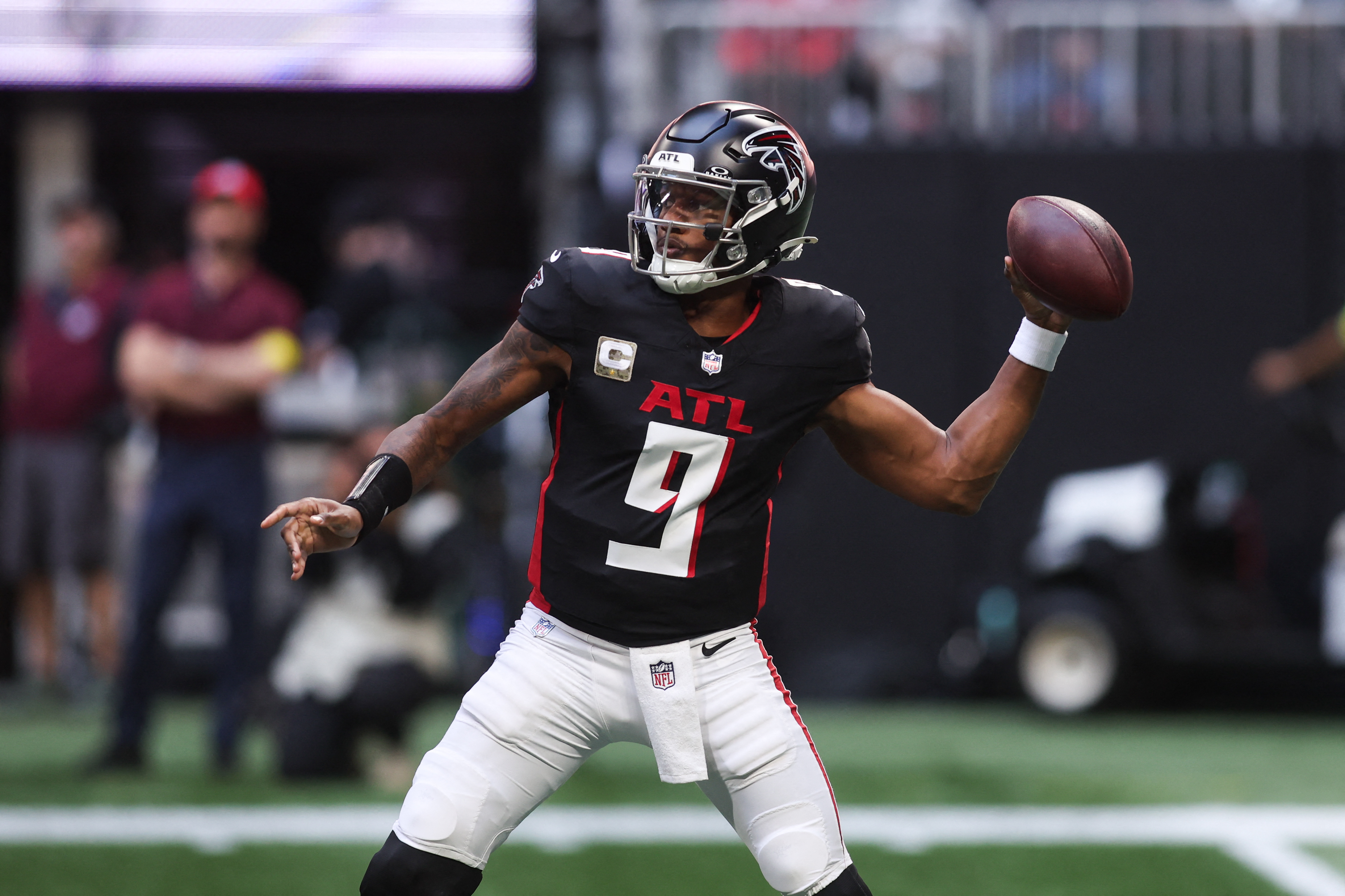 Atlanta Falcons quarterback Michael Penix Jr. throws the ball as we make our best Falcons vs. Packers prediction for Week 3 TNF.
