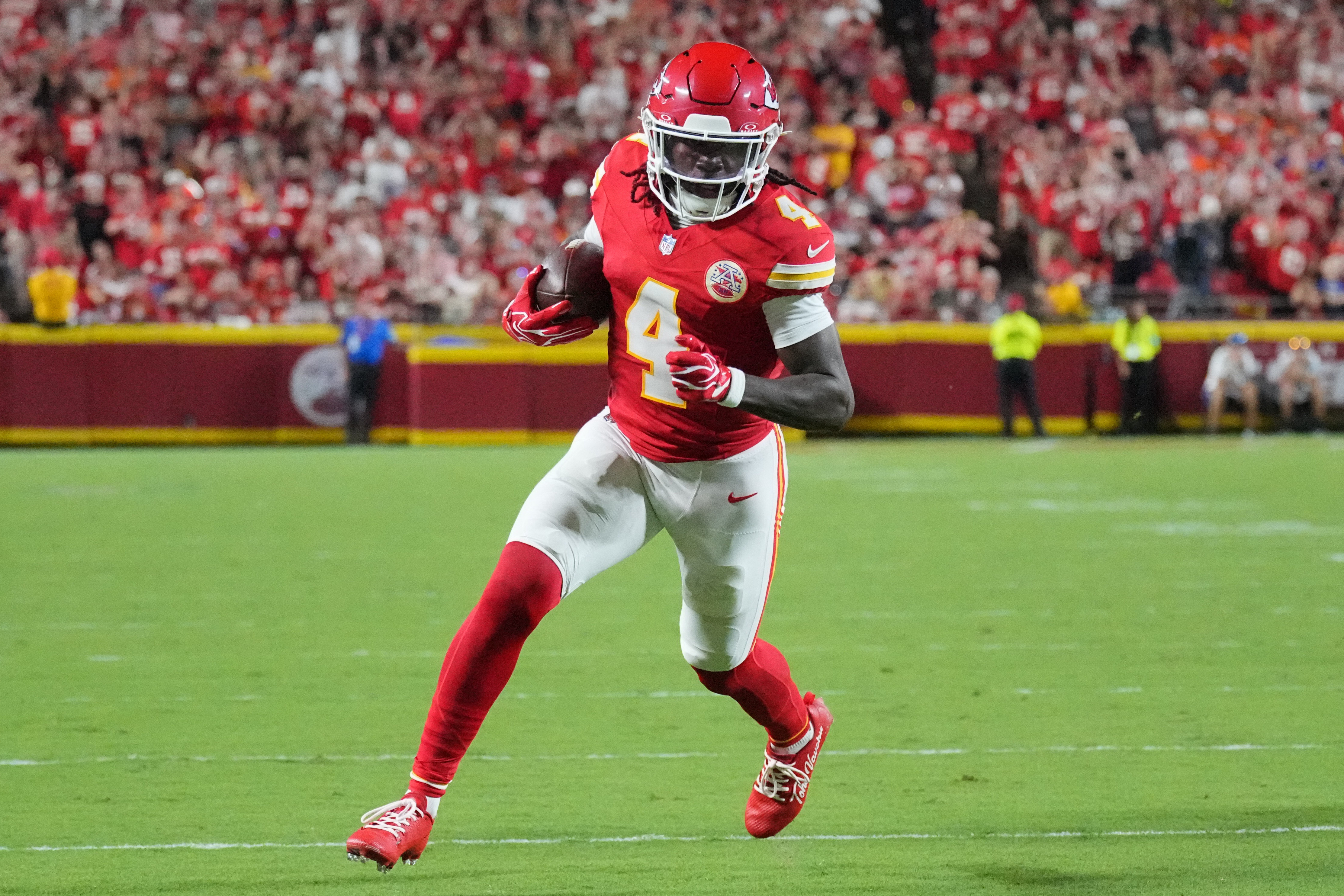 Kansas City Chiefs wide receiver Rashee Rice (4) makes a touchdown catch as he is featured in our Colts vs. Chiefs touchdown pick.
