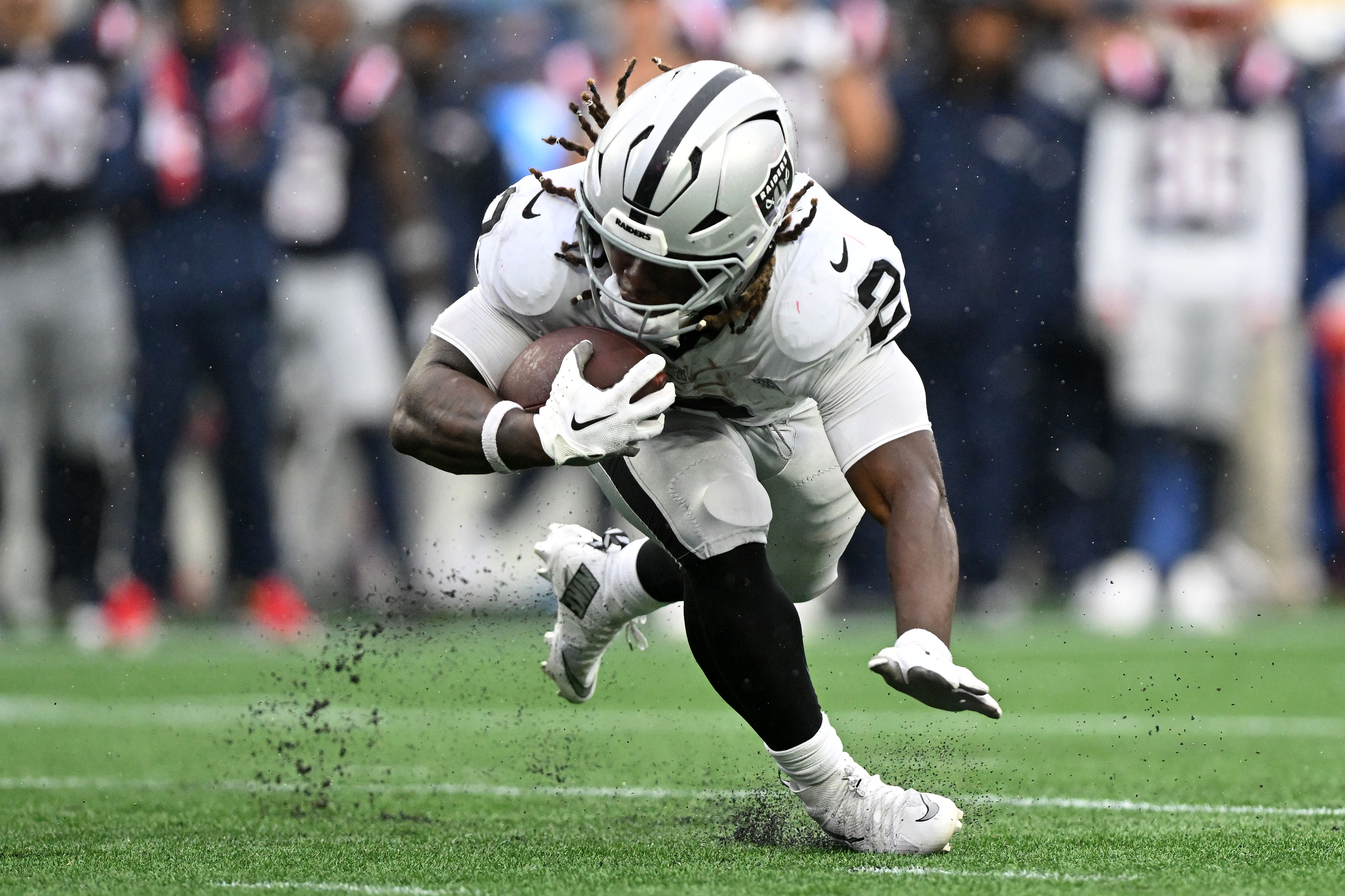 NFL Rookie Player Prop Bets Week 2: Best Bets for Cam Ward, Ashton Jeanty & More
