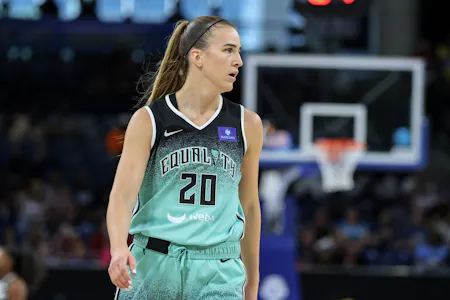 Sabrina Ionescu (20) looks on as we offer our best Sparks vs. Liberty prediction and expert picks for Saturday's WNBA matchup at Barclays Center in Brooklyn, N.Y.
