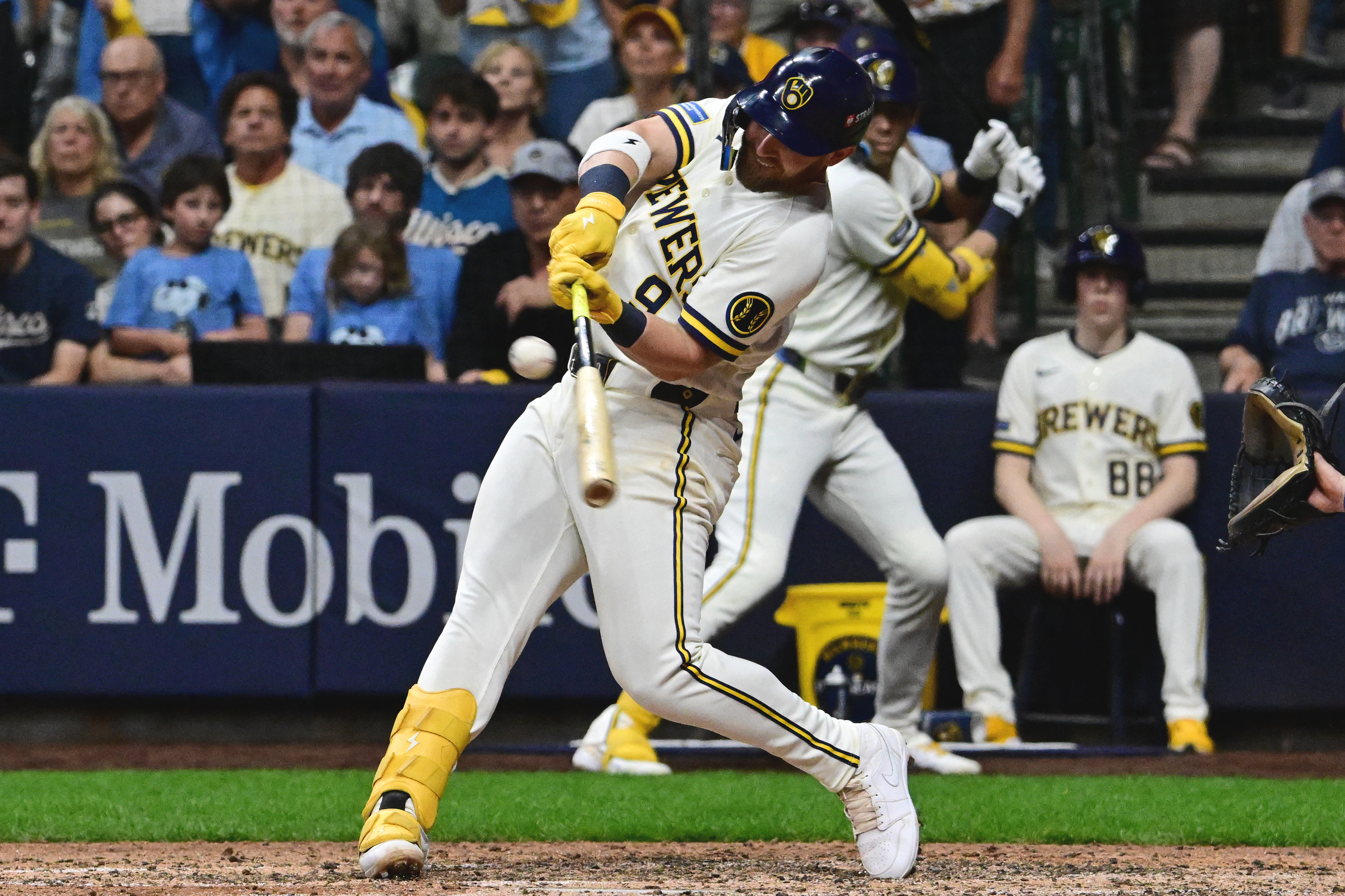 Milwaukee Brewers first baseman Jake Bauers (9) hits an RBI single against the Los Angeles Dodgers as take a closer look at the World Series odds. 