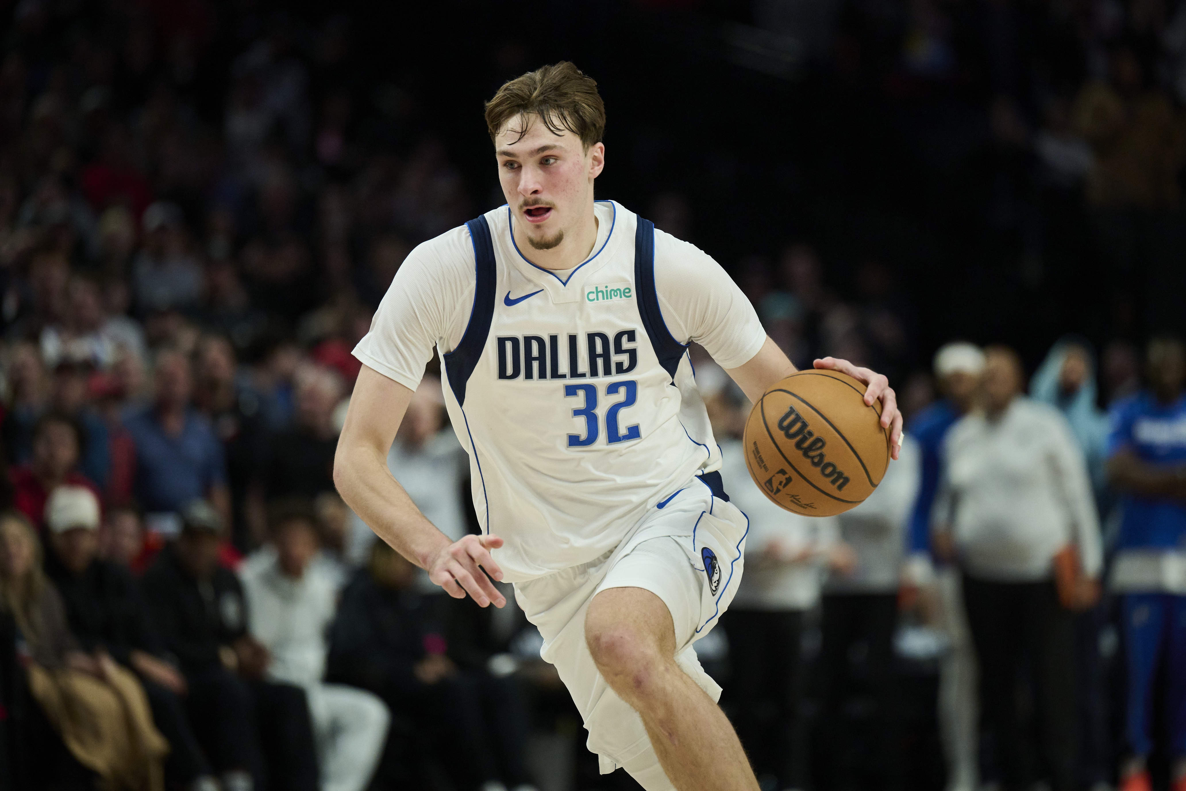 Dallas Mavericks forward Cooper Flagg (32) drives to the basket as we offer our 76ers vs. Mavericks player props.