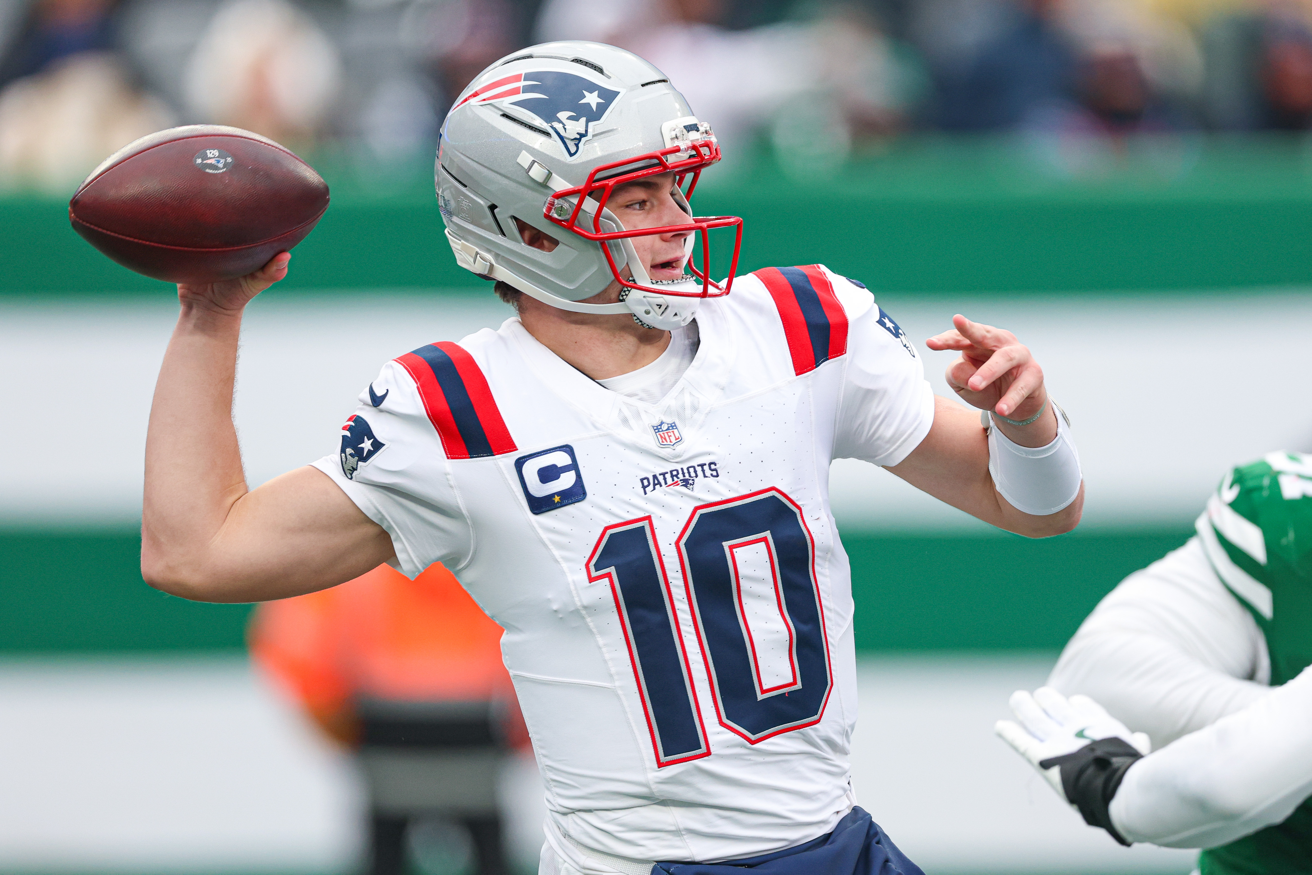 New England Patriots quarterback Drake Maye (10) throws a pass as we break down the latest NFL MVP odds entering Week 18.