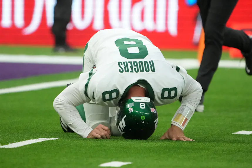 New York Jets quarterback Aaron Rodgers reacts as we look at out best Aaron Rodger player props for MNF.