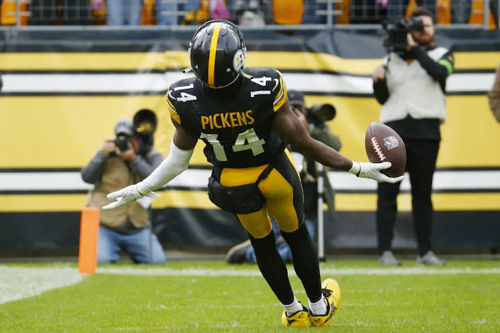NFL Player Props Week 14: Predictions, Picks & Odds for Thursday