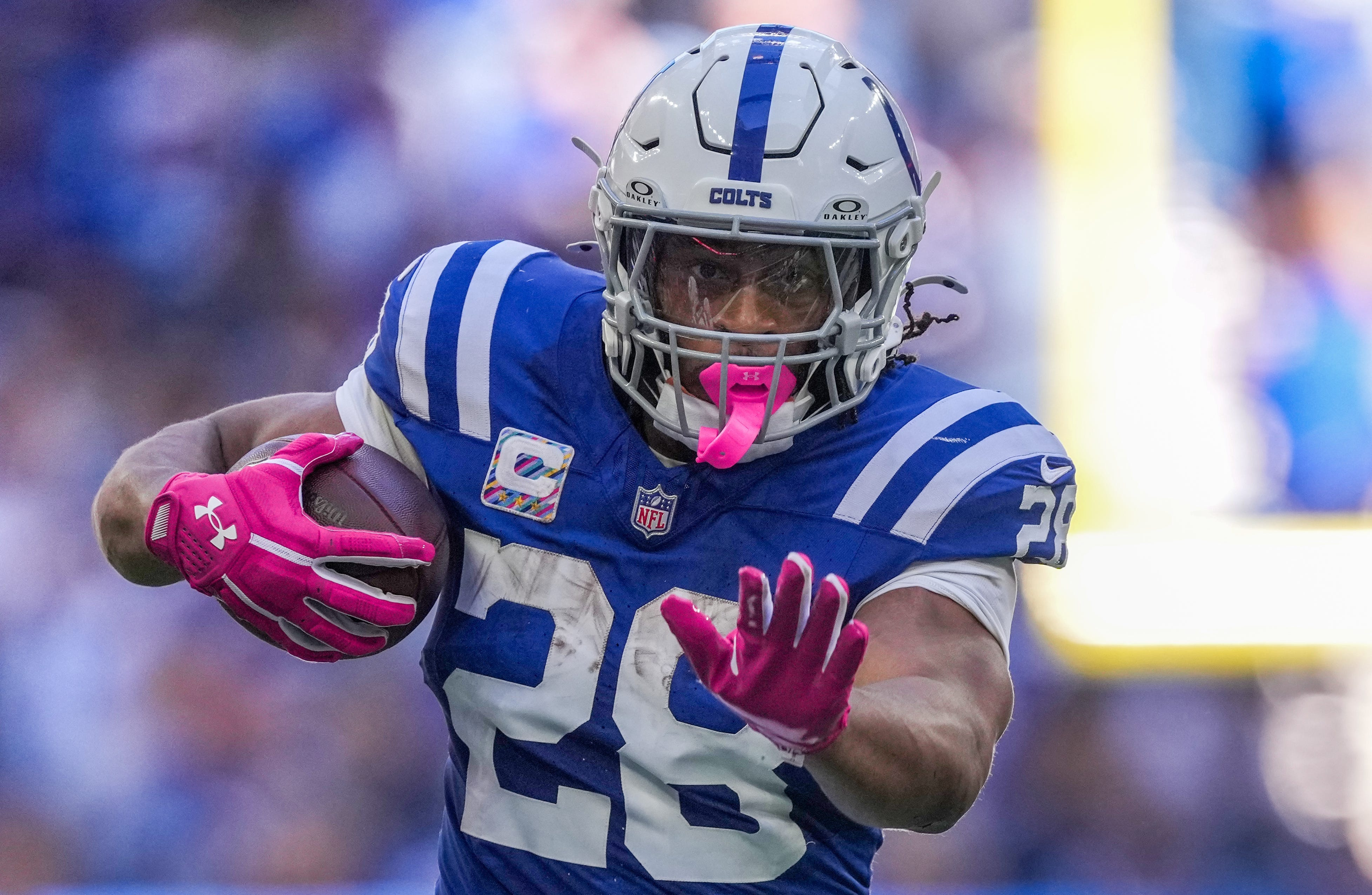 Indianapolis Colts running back Jonathan Taylor (28) takes off on a run Sunday, Oct. 18, 2026, during the game against the Tennessee Titans as we make our best Week 7 ATS prediction.