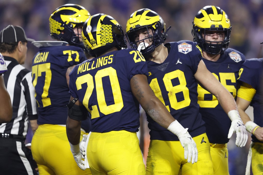 College Football Betting Preview Q&A: ECU-Michigan, WVU-PSU