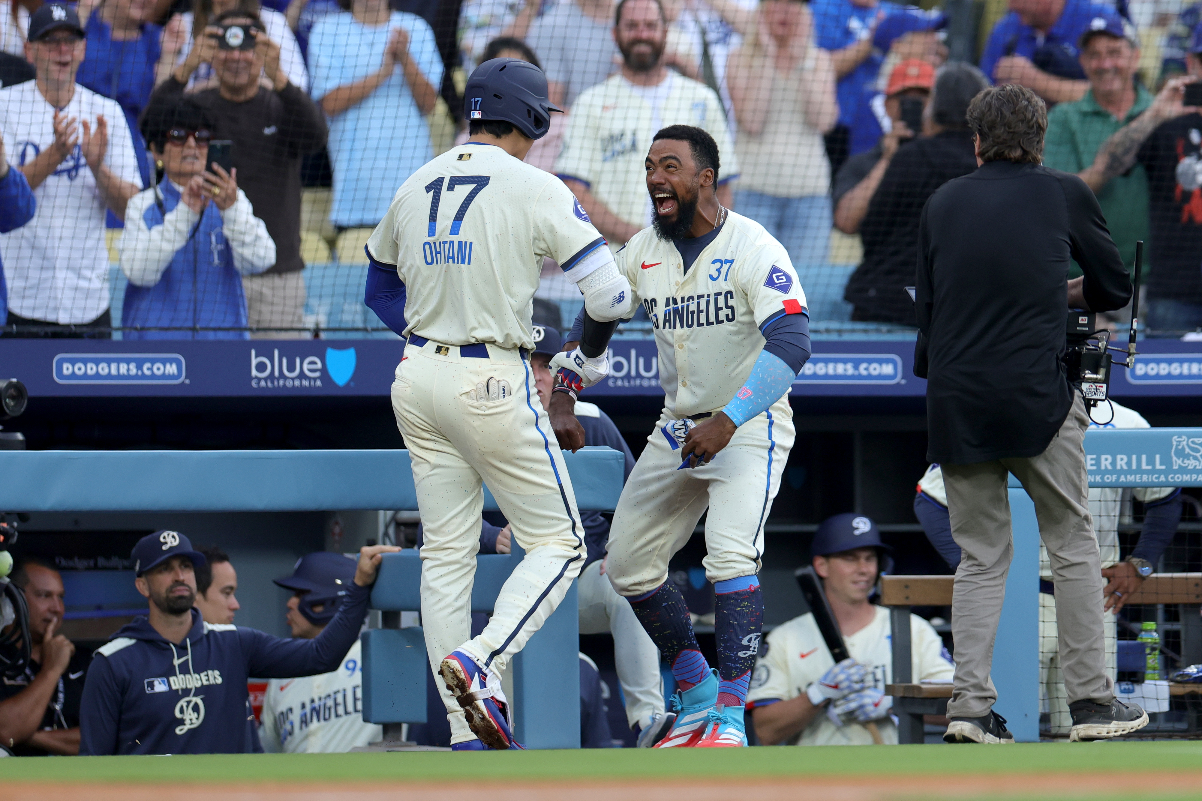 Giants vs. Dodgers Player Props Tonight: Sunday Night Baseball Prop Bets