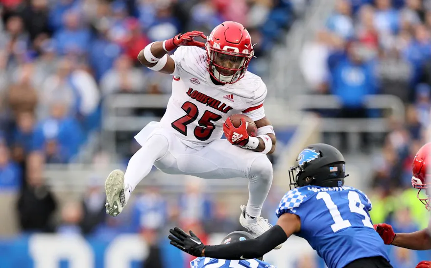 Louisville-Virginia football: Predictions, over/under, picks and odds
