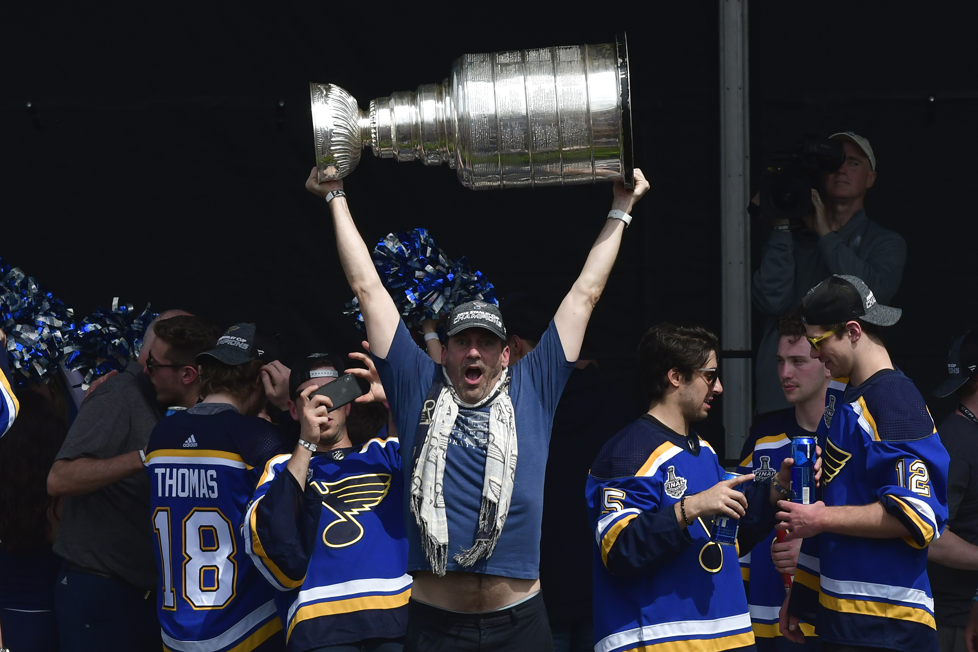 Actor Jon Hamm hoists the Stanley Cup as we look at his reprised role as a BetMGM spokesperson