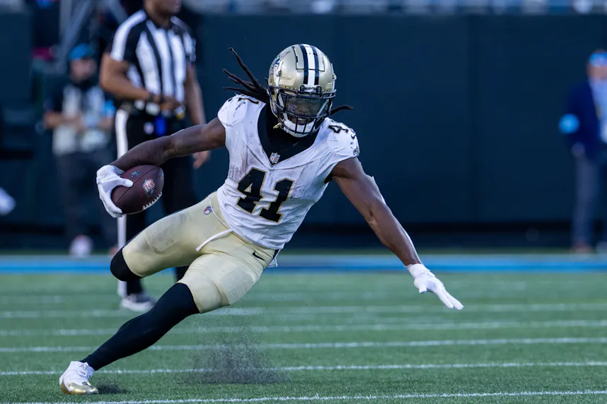 New Orleans Saints running back Alvin Kamara runs the ball as we make our top NFL upset picks for Week 10.